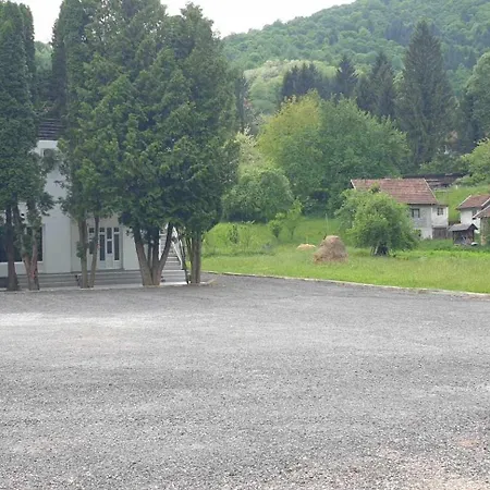 Riverstone Retreat *