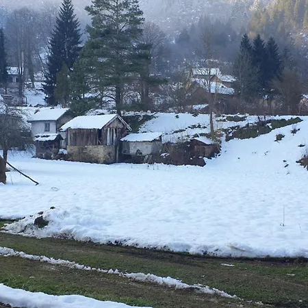 Riverstone Retreat 아파트 *