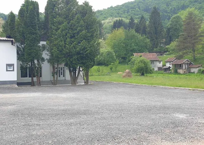 Riverstone Retreat *